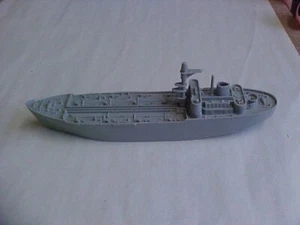 Juguete petrolero de plástico vintage para barco - Imagen 1 de 3