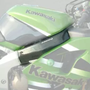 Pyramid Frame Covers Carbon Kawasaki ZX6-R 2000-2002 - Picture 1 of 3