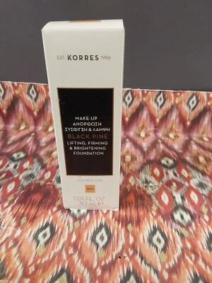 Base de Pino Negro Korres Nueva en Caja 1.01oz  Foto 1 de 4