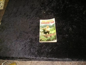 Gardening Year by Percy Thrower (Paperback, 1974) - Picture 1 of 1