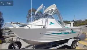 Aluminium fishing boat - Picture 1 of 4