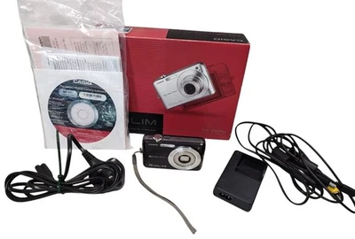 Casio Exilim EX-Z1050 10.1 MP Compact Digital Camera, Zoom,charger, Memory Card - Image 1 of 4