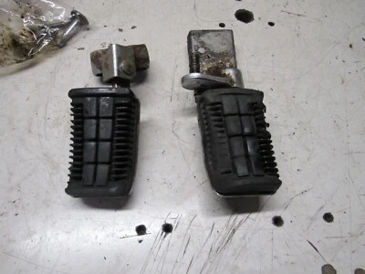 Clavijas para conductor Suzuki Cavalcade 1400 1986 (se adapta a 86-89) Foto 1 de 4