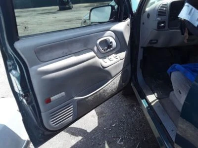 Radiator 8-305 ID Df Fits 95 97-98 CHEVROLET 1500 PICKUP 1098755 Foto 1 de 4