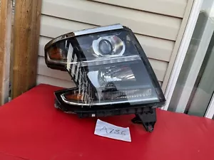 DAMAGE ! 2015-2017 CHEVROLET TAHOE RIGHT FRONT XENON HID HEADLAMP OEM A786 - Picture 1 of 10