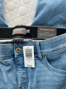 Torrid Stretch Bombshell Crop Capri Skinny Pants NWT sz 18 $79.99 Retail - Picture 1 of 6