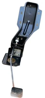 Dodge Raider Mitsubishi Montero 1983-1991 caja de pedal de freno conjunto de refuerzo OEM Foto 1 de 3