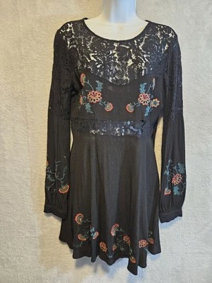Forever 21 Floral Boho Flowy Long Sleeve Dress Large Black Embroidered Lace EUC - Image 1 of 4