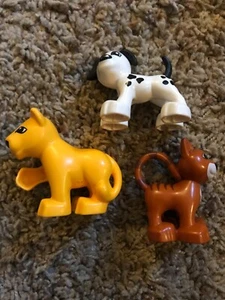 Duplo Animales Cantidad 3 León Amarillo Simba? Dalmation Cachorro Perro Casa Gato Mascotas Usado en Excelente Condición - Imagen 1 de 2
