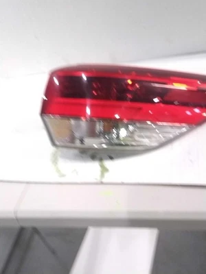 2018 Toyota Highlander Right Tail Light Assembly Silver OEM 697483 68K Miles Foto 1 de 4