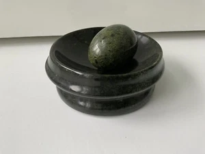 Edelstein Naturstein Schale Ei grün olive Osterei - Bild 1 von 6