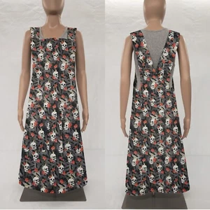 Skulls Webs & Roses Cross Back Apron - Picture 1 of 3