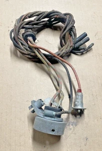 An Early Lucas Headlamp Plug, with side light(Broke) original wire,4 restoration - Picture 1 of 5