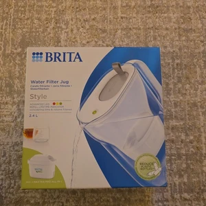 BRITA Style Water Filter Fridge Jug Grey 2.4L + MAXTRA PRO Filter, Smart LED Lid - Picture 1 of 4