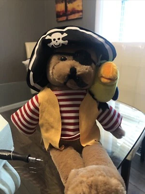 Chantilly Lane Musical Pirate Cap'n Salty w Parrot Singing Hot Hot Hot 1988 - Image 1 of 4