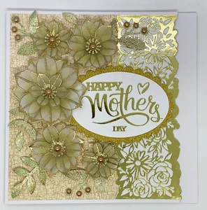 Muttertagskarte. Wunderschön handgefertigte Karte mit Blumenverzierung. 8 zoll Vierkant - Bild 1 von 7