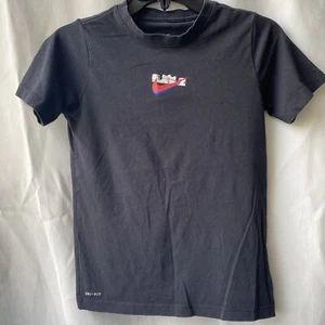 Camiseta Nike Dri-Fit Manga Corta Niños Talla M Negra Gráfico Estampado Trasero - Imagen 1 de 14