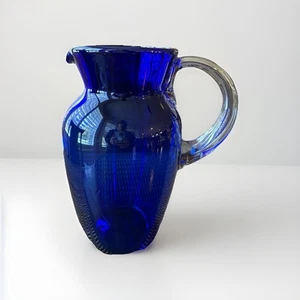 Vintage Kobaltblau Kunstglas Wasserkrug mit aufgesetztem Klarglasgriff schwer - Bild 1 von 9