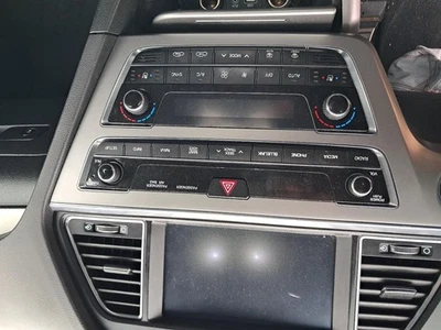 Used Infotainment Display fits: 2015 Hyundai Sonata display and receiver w/navig - Image 1 of 4