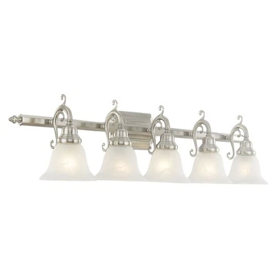 Tocador de baño Livex Lighting 1285-91 French Regency usado - 5 luces en tradicional Foto 1 de 4