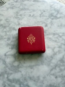 UK Papal Visit Commeration Coin - Picture 1 of 3