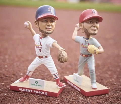 Yadier Molina Pitching Bobblehead St. Louis Cardinals SGA NIB 4/1/2023 (IN HAND) Cover
