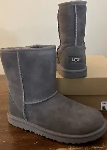UGG KID'S CLASSIC II 1017703K GREY SIZE 6 BOOTS (100% AUTHENTIC) BRAND NEW - Picture 1 of 16