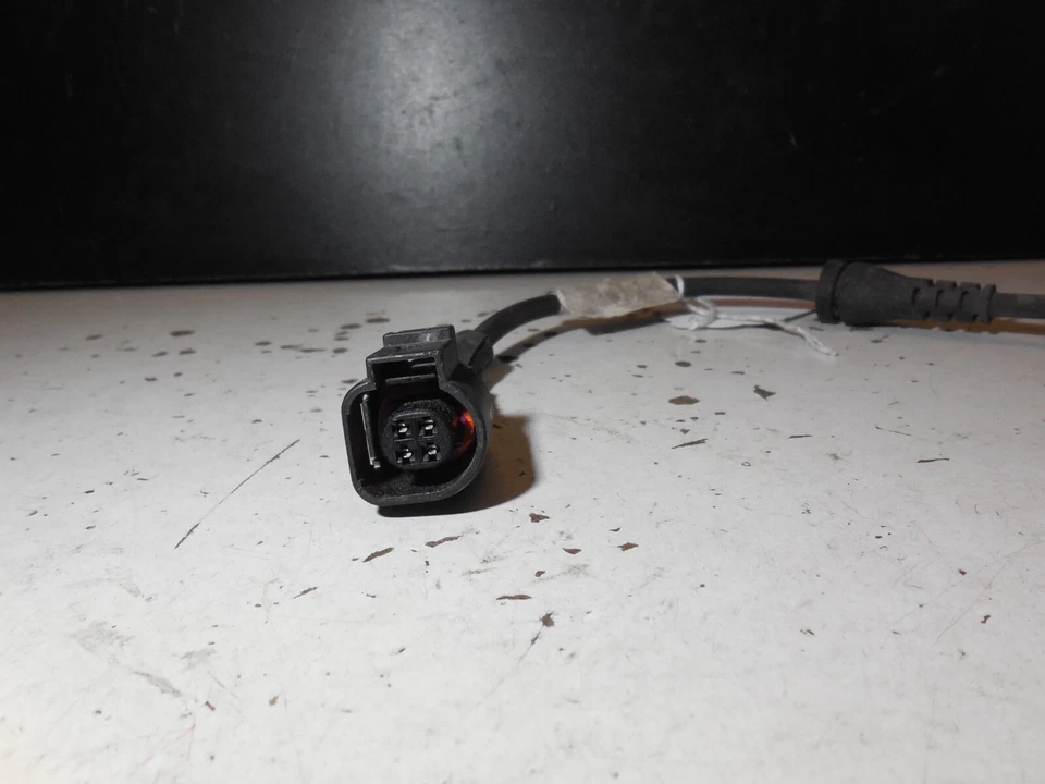 4B0973712 Sensor de temperatura cableado conector telar 04-10 Volkswagen Touareg Foto 1 de 4