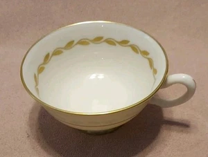 Taza de té de porcelana Lenox Golden Wreath 0-313 - hecha en EE. UU. - De colección descontinuada - Imagen 1 de 8