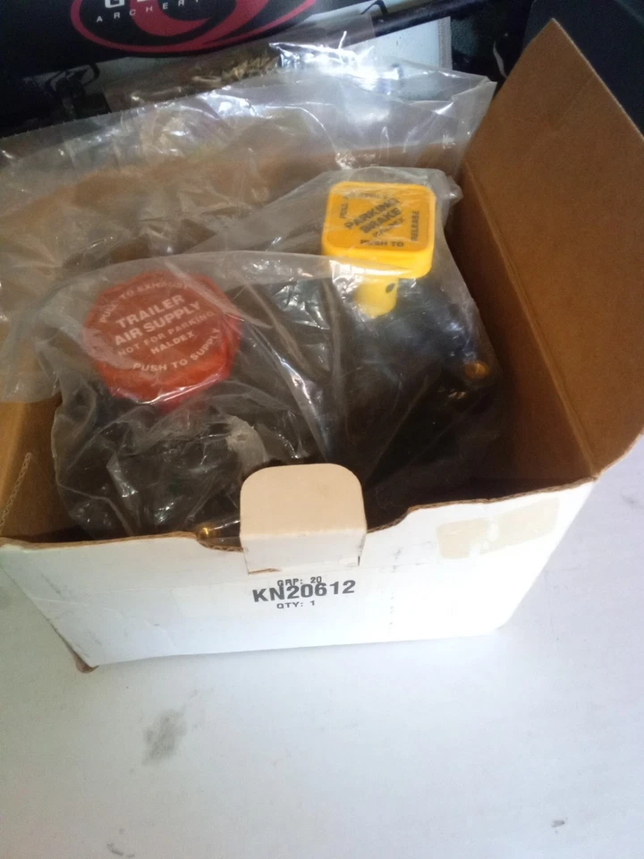 MIDLAND KN20612 歧管仪表板控制阀全新带盒(全新带盒) — 第 1/3 张图片