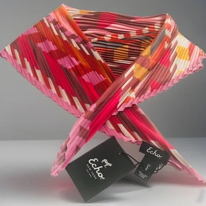 Echo Women’s Chevron Stripe Pleated Diamond Scarf - Picture 1 of 9