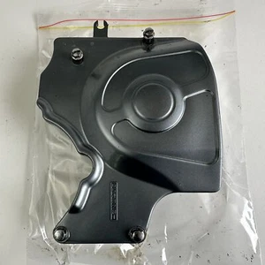 Kawasaki ZX600 ZZR600 1999 Front engine chain sprocket cover guard - Picture 1 of 5