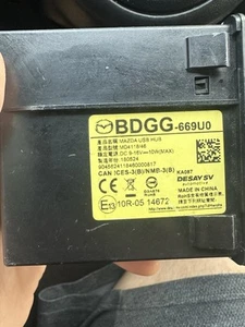 OEM Mazda 3 BDGG-669U0 CONSOLE SD CARD USB AUXILIARY JACK PORT MEDIA HUB - Picture 1 of 3