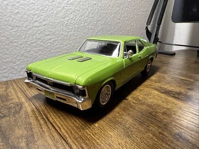 Chevrolet Nova SS 1970 modelo de coche fundido a presión 1/24 verde metálico de Maisto Foto 1 de 4