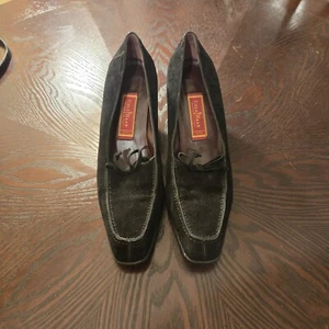 Cole Haan City Pump Womens Sz 9 B Black Suede Bow Slip On Apron Toe Heel Italy - Picture 1 of 8