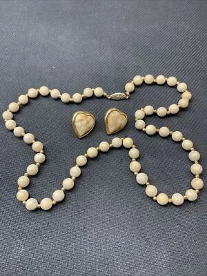 Colar e brincos de coração vintage com miçangas de jaspe 23 pol. bege marrom tom dourado - Imagem 1 de 4