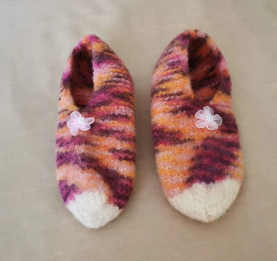 Selbstgestrickte Filzschuhe - Hausschuhe - Handarbeit - Gr. 36/37 NEU - Bild 1 von 3