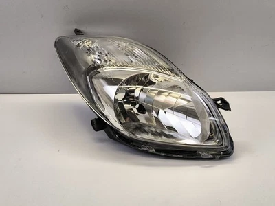 Scheinwerfer Projektor Vorne Rechts Toyota Yaris 2009-2011 811300D350  - Bild 1 von 4