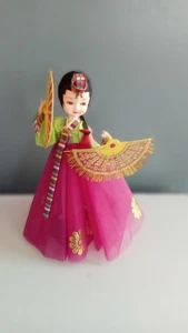 Bambola coreana vestito Hanbok souvenir da collezione decorazione arte popolare asiatica - Foto 1 di 6