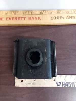 GM Genuine Parts Upper Engine Motor Mount 2439295 Free Shipping - Image 1 of 4