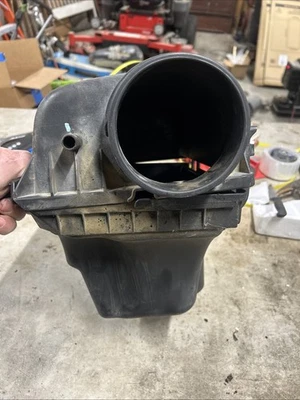 Dodge Charger Chrysler 300 2005-2010 6,1 L HEMI filtro de aire caja carcasa Foto 1 de 4