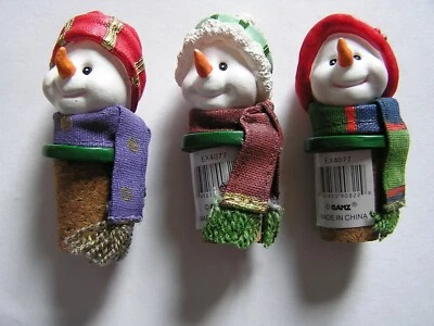 Tapón de botella cabeza muñeco de nieve Ganz ~ tres diferentes ~ bufanda ~ nariz de zanahoria ~ sombrero Foto 1 de 4