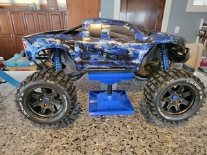 Traxxas X-Maxx Stand and other larger models - Picture 1 of 8