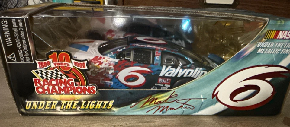 Mark Martin #6 Valvoline Ford Racing Champions "Under The Lights" 1:24 (1999) - Imagem 1 de 2