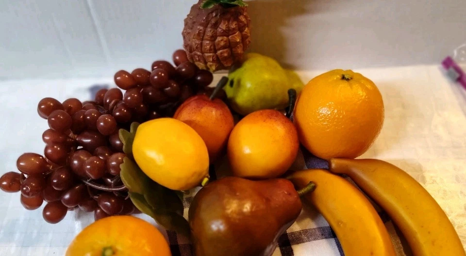 Lote de 11 bonitas piezas realistas vintage de frutas de plástico sintético falso Foto 1 de 4
