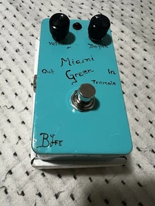 BJFE Miami Green Tremolo Pedal Handbuilt In Sweden Rare Saffron Yellow Trem - Bild 1 von 5