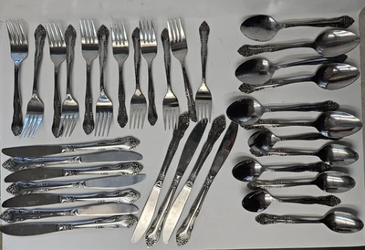 Lote Mixto 35 Piezas Cubiertos de Acero Inoxidable Rogers Co Dream Rose Pattern Corea Foto 1 de 4