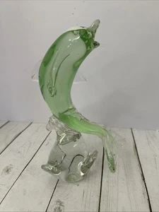 "Estatuilla de delfín estilo Murano sobre base ondulada 11"" vidrio artístico verde y transparente HERMOSA" - Imagen 1 de 6