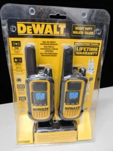 DEWALT 2 Watt DXFRS800 22-Channel Two Way Radio Walkie Talkies New - Zdjęcie 1 z 4