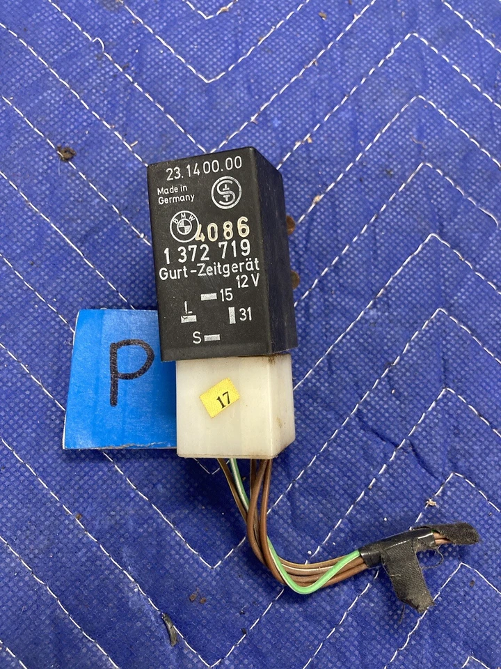 1984-1991 BMW 318i 325i E30 Seat Belt Warning Relay Unit 1372719 OEM #2685M - Image 1 of 4